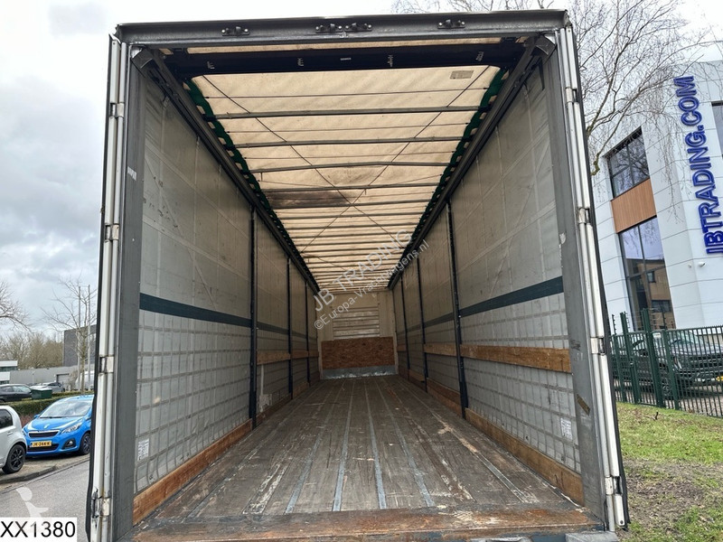 Semirremolque Fruehauf Tautliner Lift axle
