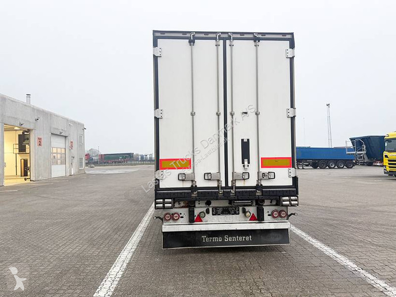 نصف مقطورة Schmitz Cargobull Refrigerated...
