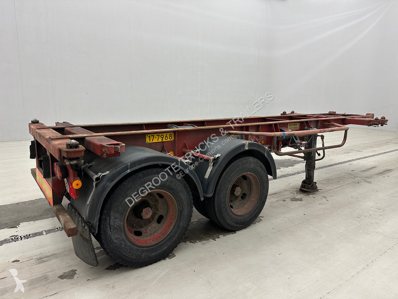 نصف مقطورة Fruehauf Skelet 20 ft