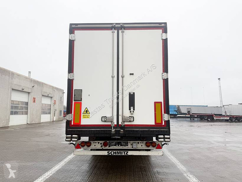 نصف مقطورة Schmitz Cargobull Refrigerated...