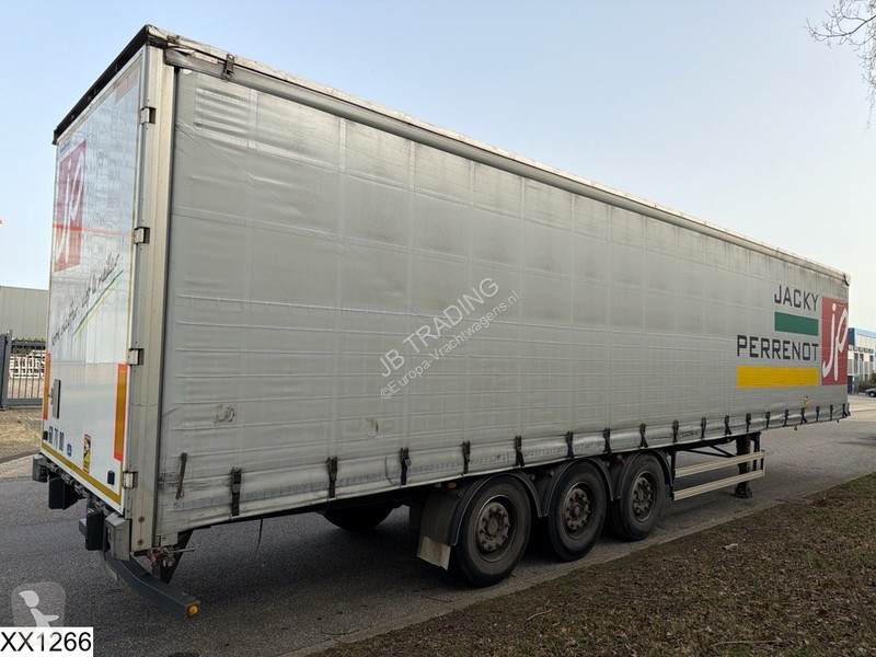 نصف مقطورة Fruehauf Tautliner Lift axle