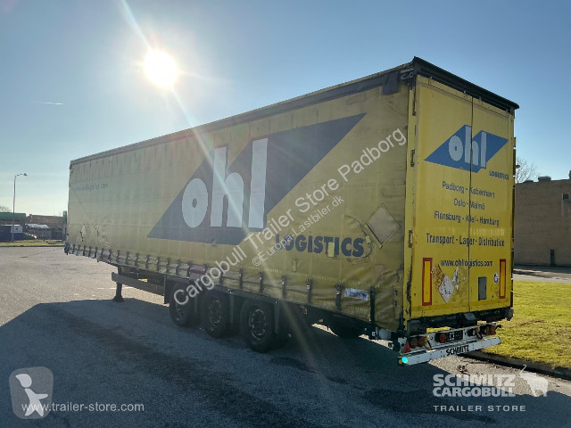 نصف مقطورة Schmitz Cargobull Curtainsider Mega