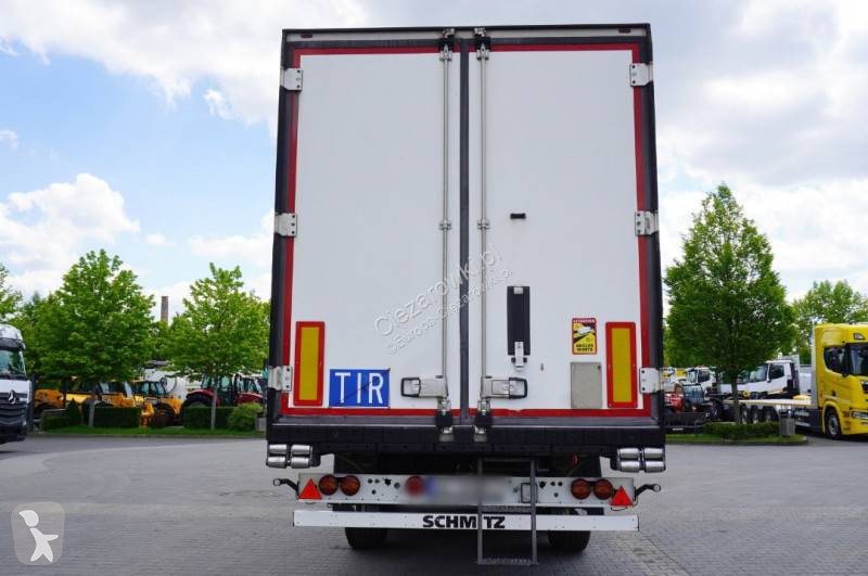 Полуремарке Schmitz Cargobull refrigerator...