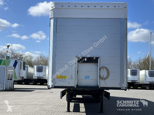 نصف مقطورة Berger Curtainsider Standard Getränke