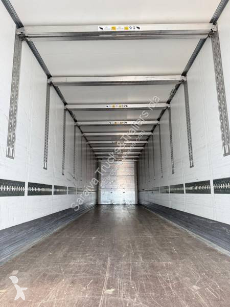 نصف مقطورة Schmitz Cargobull