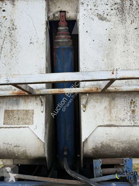Semirimorchio Fruehauf