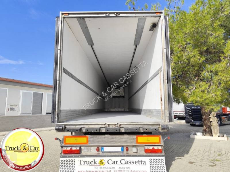 نصف مقطورة Carmosino
