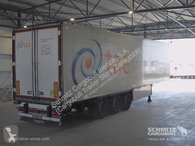 Полуремарке Schmitz Cargobull Reefer Standard