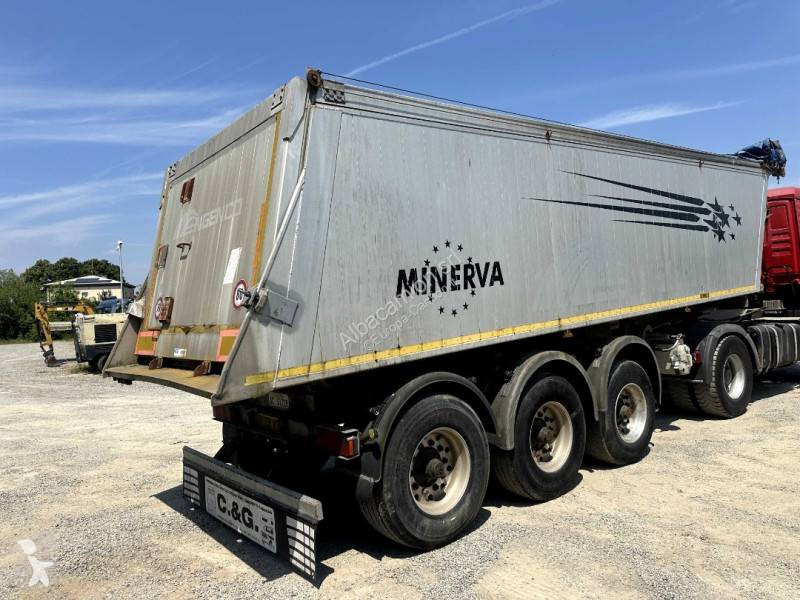 نصف مقطورة Minerva