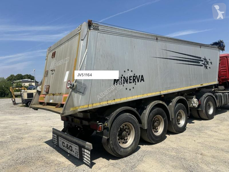 نصف مقطورة Minerva