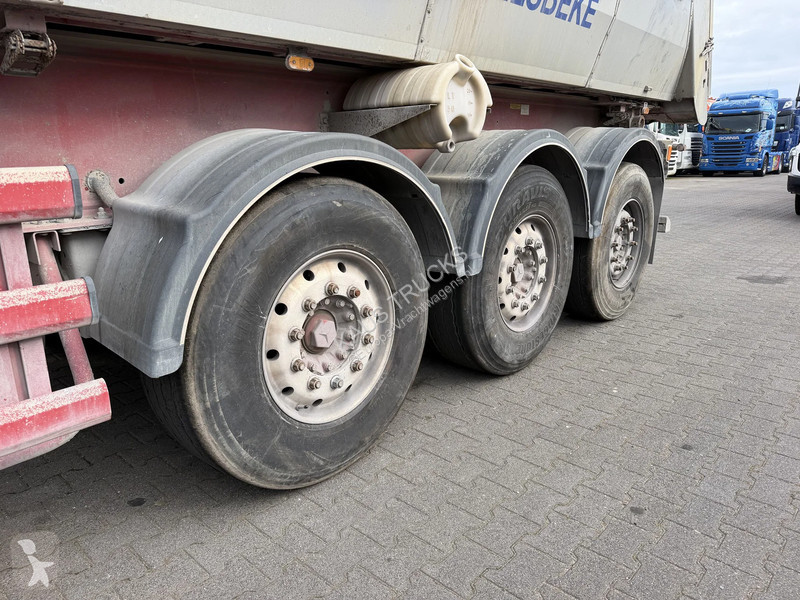 نصف مقطورة Stas 26  3 ercedes Axles