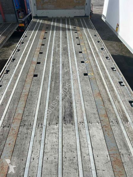 نصف مقطورة Fruehauf