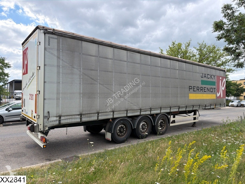 نصف مقطورة Fruehauf Tautliner