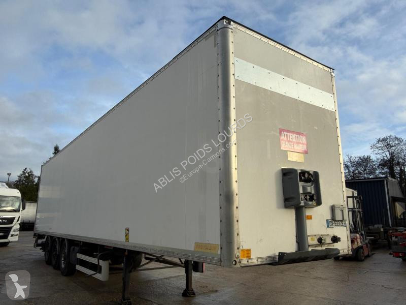 نصف مقطورة Fruehauf