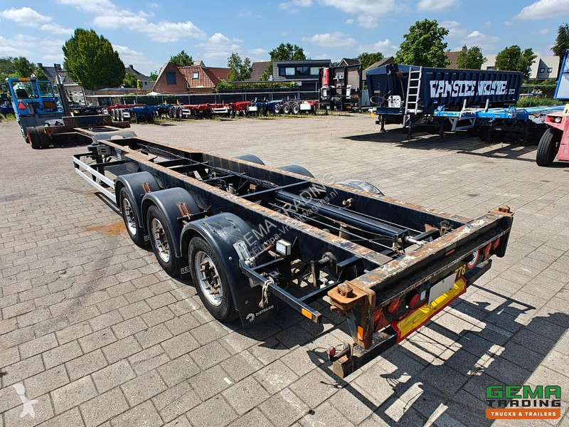 Oplegger Renders RMOC 12 27CC 40/45FT - Rear...