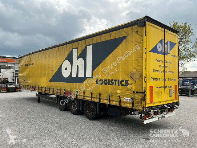 نصف مقطورة Schmitz Cargobull Curtainsider Mega
