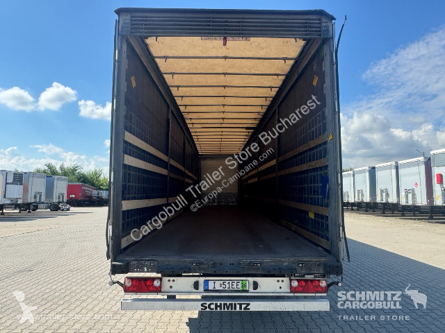 نصف مقطورة Schmitz Cargobull Curtainsider Mega