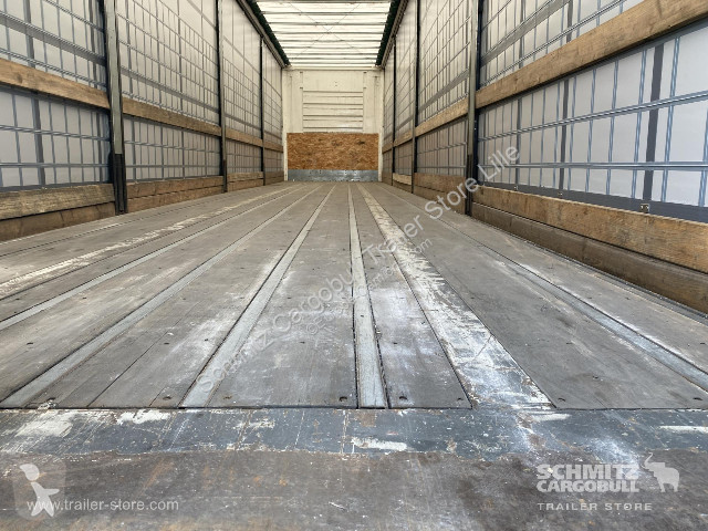 Semi remorque Fruehauf Semitrailer Curtainsider...