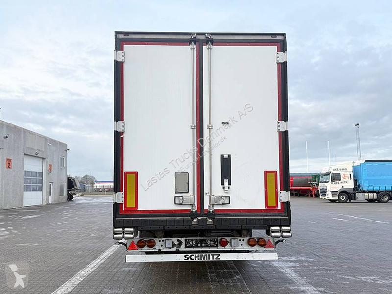 نصف مقطورة Schmitz Cargobull Refrigerated...
