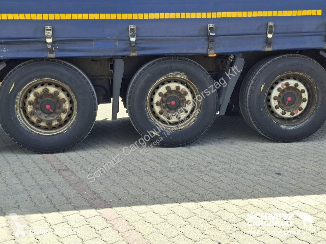 نصف مقطورة Kögel Curtainsider Mega