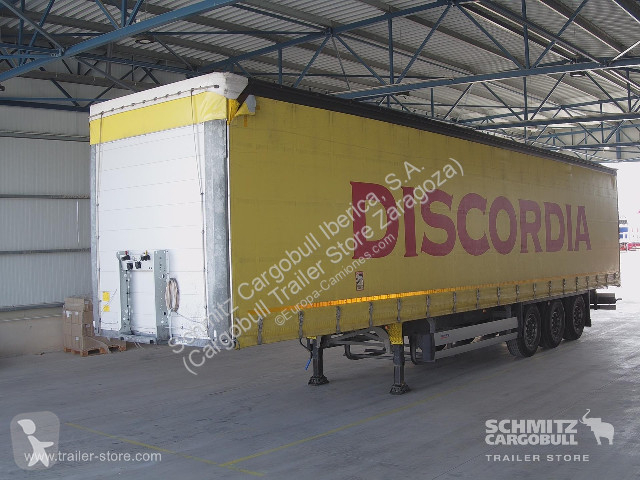 نصف مقطورة Schmitz Cargobull Curtainsider Standard