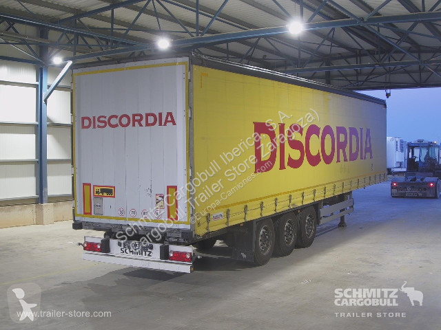 نصف مقطورة Schmitz Cargobull Curtainsider Standard