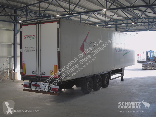 نصف مقطورة Schmitz Cargobull Reefer Standard