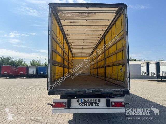 نصف مقطورة Schmitz Cargobull Curtainsider Standard