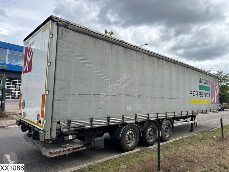 Fruehauf Tautliner Lift axle semi-trailer