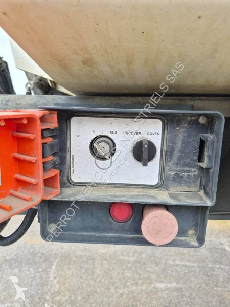 Oplegger TecnoKar Trailers 3 ESSIEUX