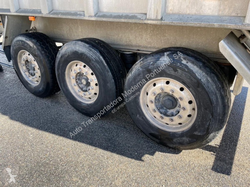 Напівпричіп Benalu  Semi-Reboque