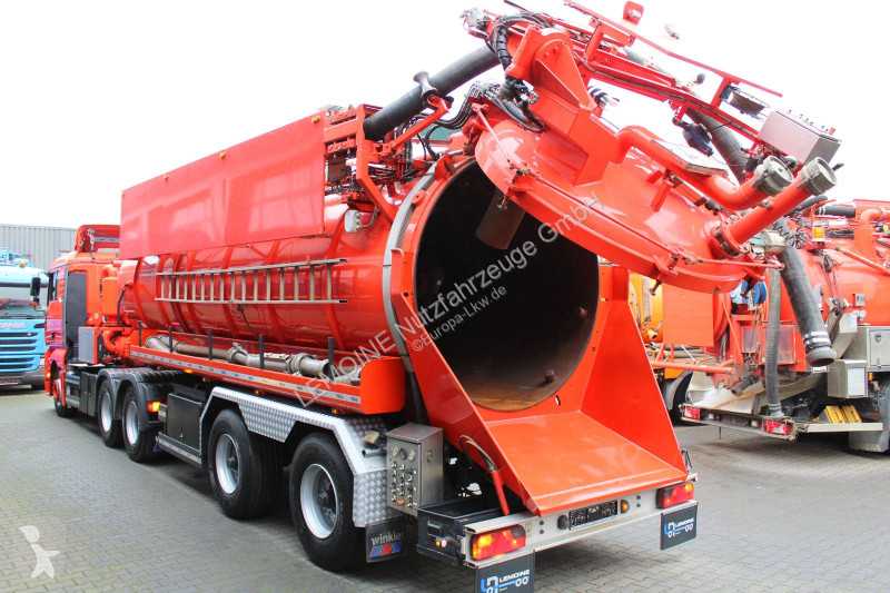 Vrachtwagencombinatie MAN 2-Achs Hellmers 26m3...
