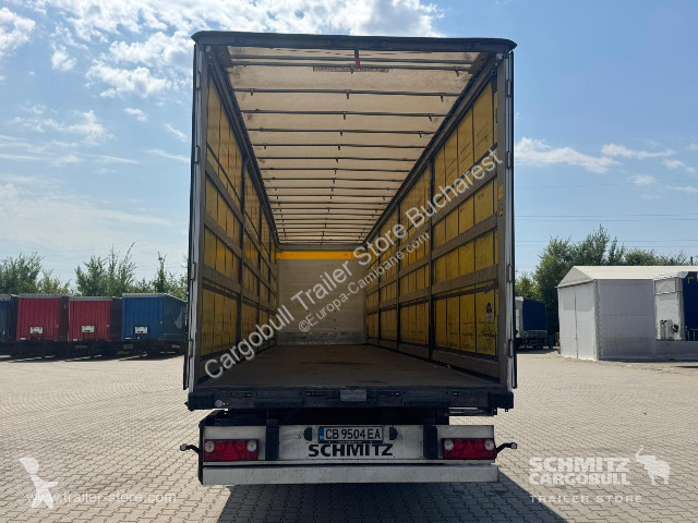 Félpótkocsi Schmitz Cargobull Curtainsider...