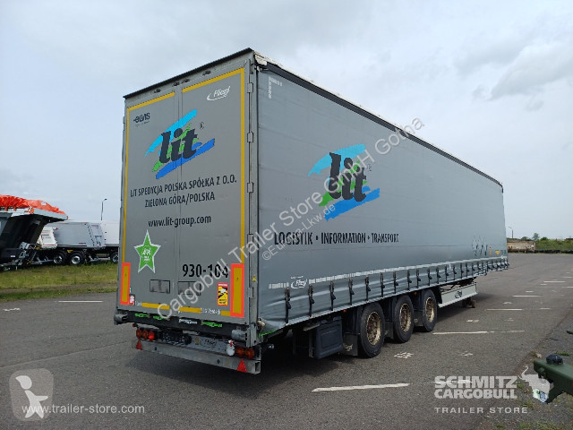 نصف مقطورة Fliegl Curtainsider Mega Getränke