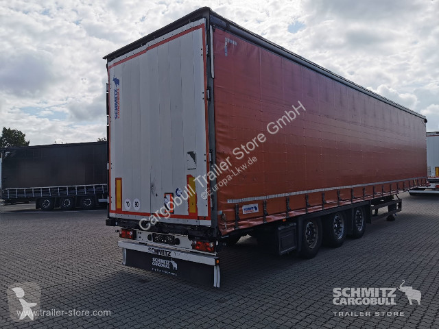 Semitrailer Schmitz Cargobull Curtainsider Mega