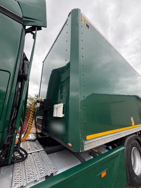 نصف مقطورة Lecitrailer fourgon