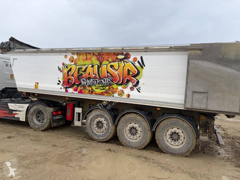 Benalu  semi-trailer