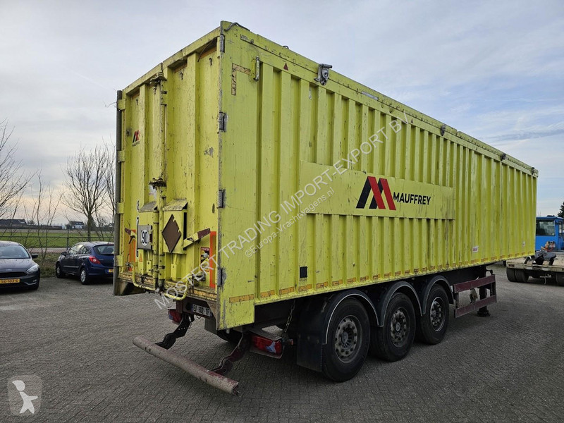Benalu Sas C39C13 70 M3 semi-trailer