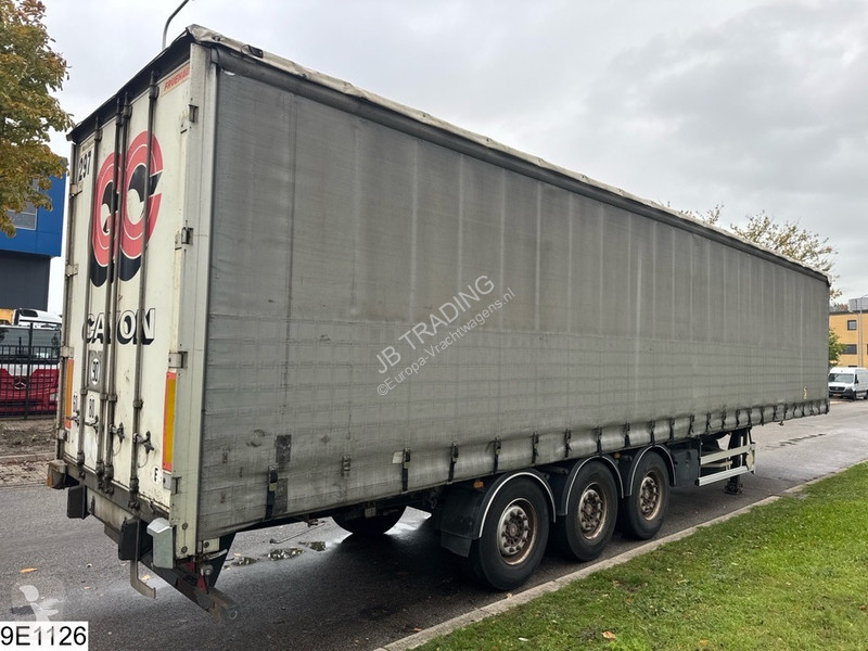 Fruehauf Tautliner Lift axle semi-trailer