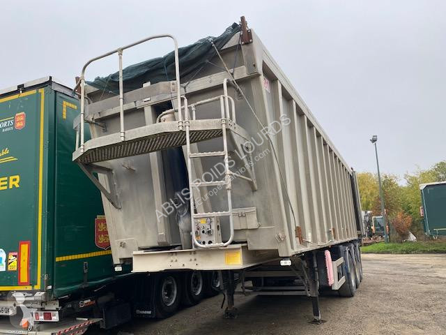 Benalu  semi-trailer