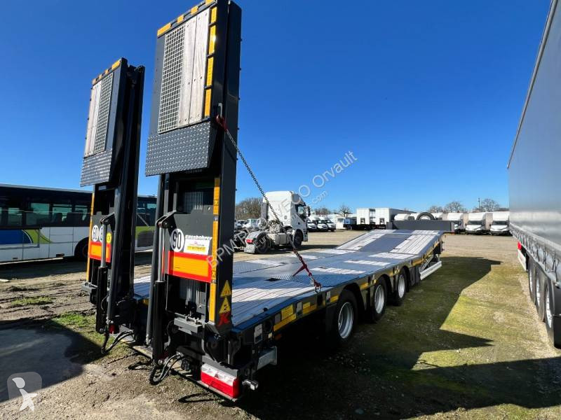 Semitrailer Kässbohrer NOUVEAU STOCK SLS Porte...