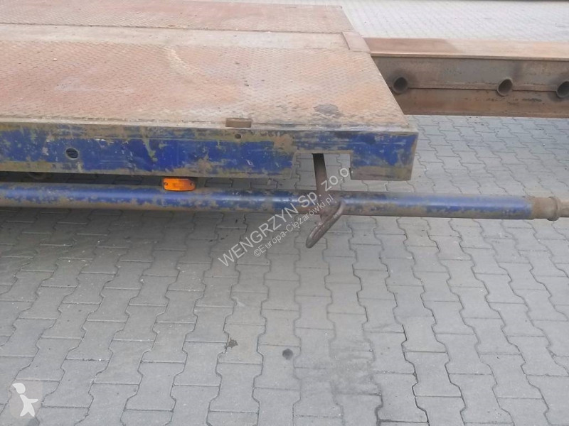 نصف مقطورة  NACZEPA 3 OSIOWA TYPU SEMI BROSHUIS