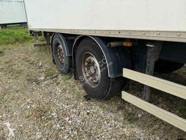 Semirimorchio Fruehauf GL-763-NH accidentée