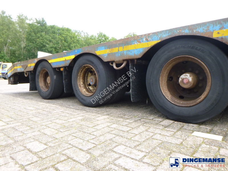 Semiremorca Broshuis 3-axle semi-lowbed trailer...