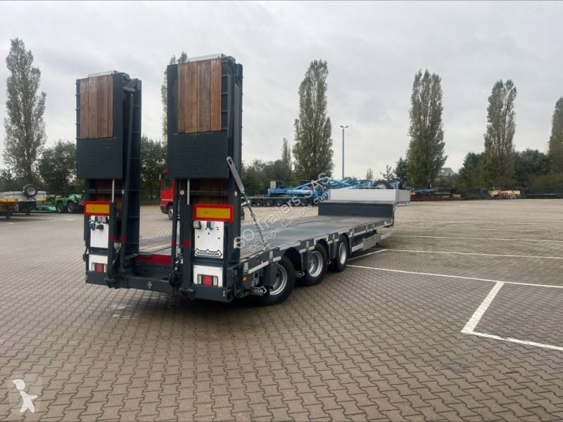 Semitrailer Nooteboom MCOS 48