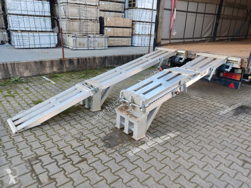 Semi remorque Schmitz Cargobull Neu TÜV-Rampe...
