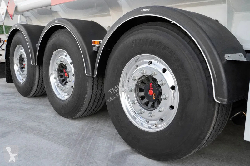 Semiremorca  EFEMMAK Fuel tank semi-trailer...
