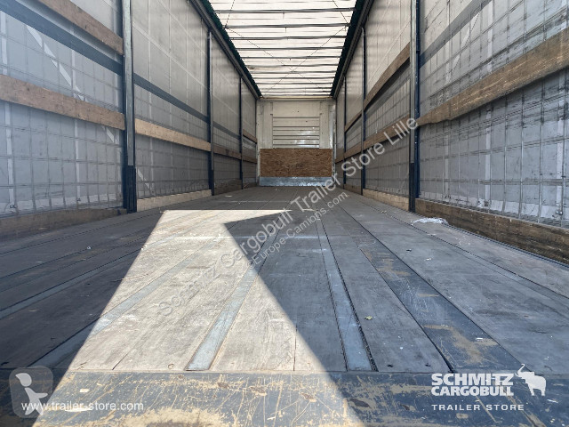 Semitrailer Fruehauf Semitrailer Curtainsider...