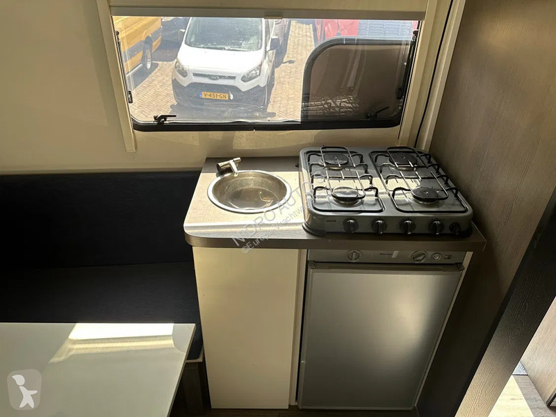 Oplegger  Camper 4x bed keuken douche toilet...