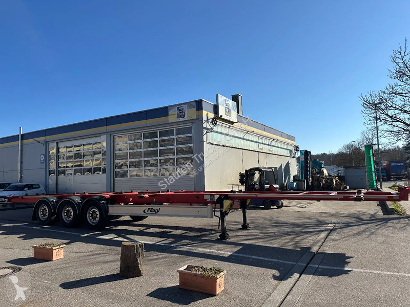Semitrailer Fliegl Containerchassis für 2...
